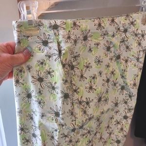 Daisies on Light Blue Capri Jeans